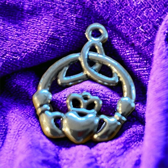 Silver Bangle Bracelet - Claddah - Picture 2 of 2